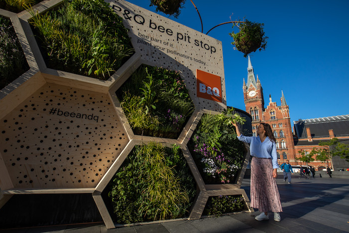 bee pit stop b&q